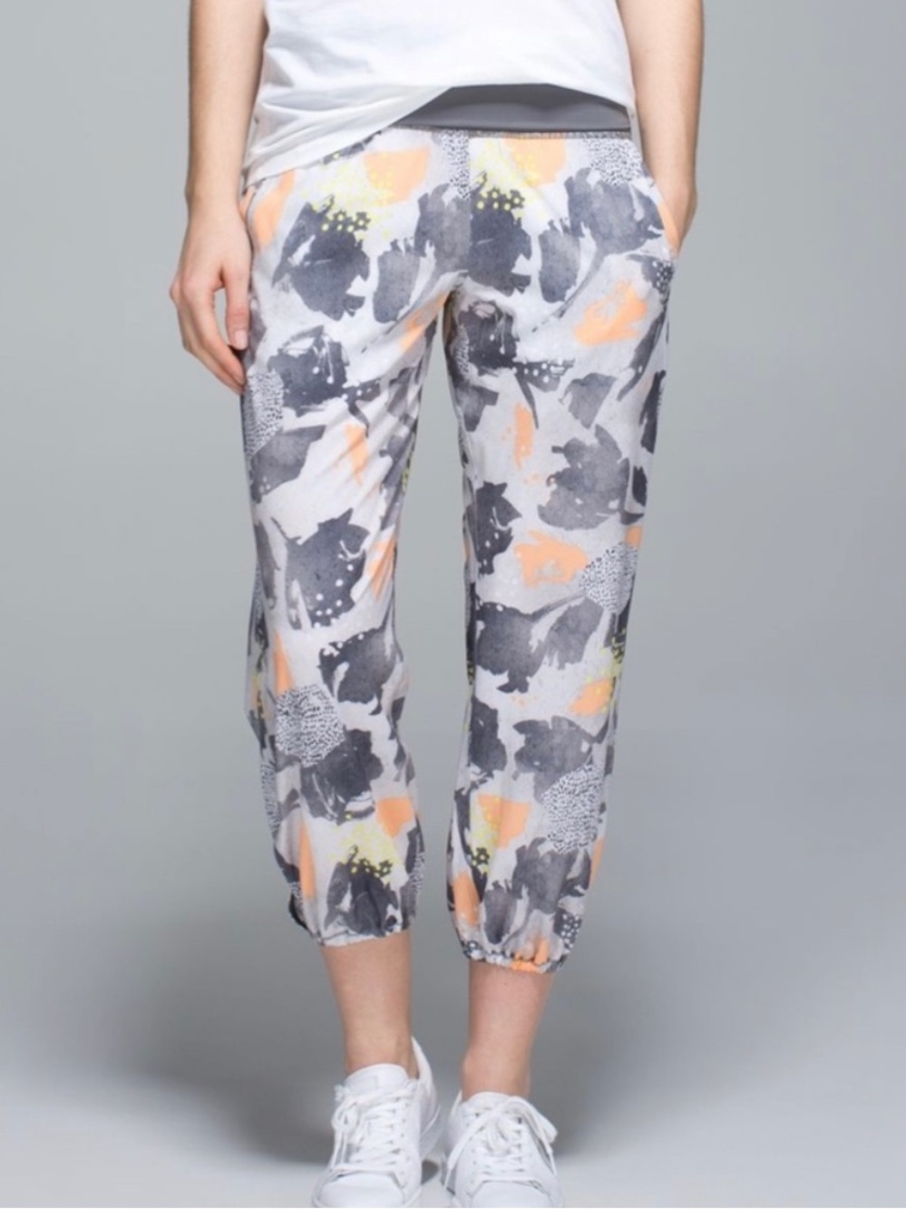Lululemon | Om Pant Mini Art Pop White Multi Slate